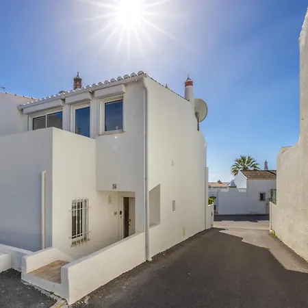 Coolhouses Algarve Luz, 3 Bed Townhouse, Lovely Sea Views, Village Centre, Casa Limoeiro 54lbc Holiday home