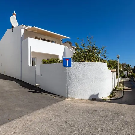Coolhouses Algarve Luz, 3 Bed Townhouse, Lovely Sea Views, Village Centre, Casa Limoeiro 54lbc