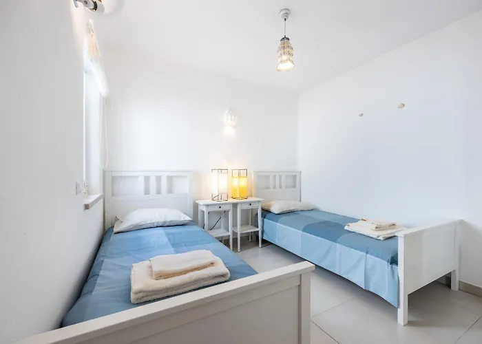 Coolhouses Algarve Luz, 3 Bed Townhouse, Lovely Sea Views, Village Centre, Casa Limoeiro 54lbc Tatil Evi Luz