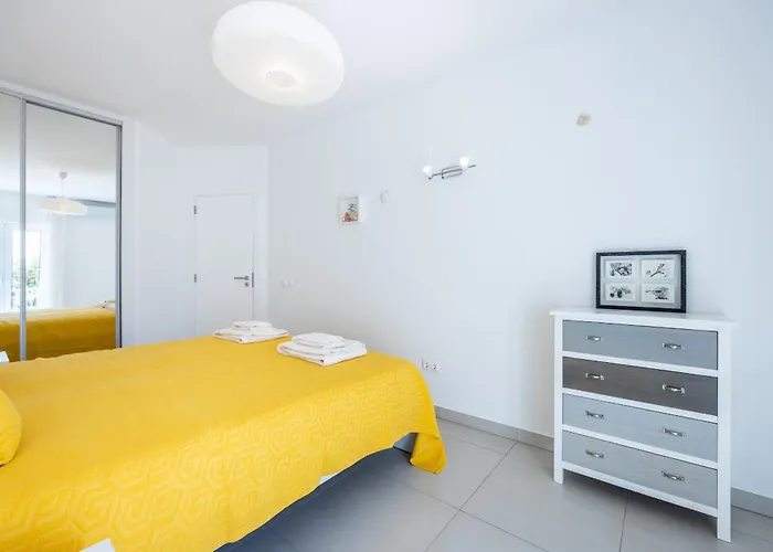 Coolhouses Algarve Luz, 3 Bed Townhouse, Lovely Sea Views, Village Centre, Casa Limoeiro 54lbc *
