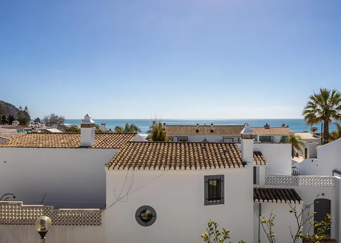Coolhouses Algarve Luz, 3 Bed Townhouse, Lovely Sea Views, Village Centre, Casa Limoeiro 54lbc Tatil Evi Luz