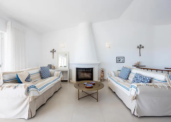 Tatil Evi Coolhouses Algarve Luz, 3 Bed Townhouse, Lovely Sea Views, Village Centre, Casa Limoeiro 54lbc Luz