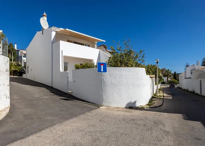 Coolhouses Algarve Luz, 3 Bed Townhouse, Lovely Sea Views, Village Centre, Casa Limoeiro 54lbc