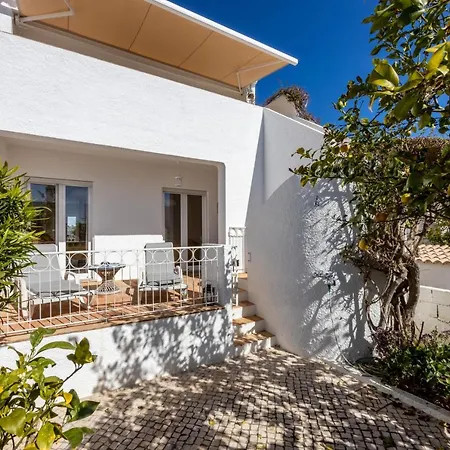 Coolhouses Algarve Luz, 3 Bed Townhouse, Lovely Sea Views, Village Centre, Casa Limoeiro 54lbc Holiday home *