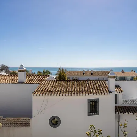 Coolhouses Algarve Luz, 3 Bed Townhouse, Lovely Sea Views, Village Centre, Casa Limoeiro 54lbc Hébergement de vacances Luz