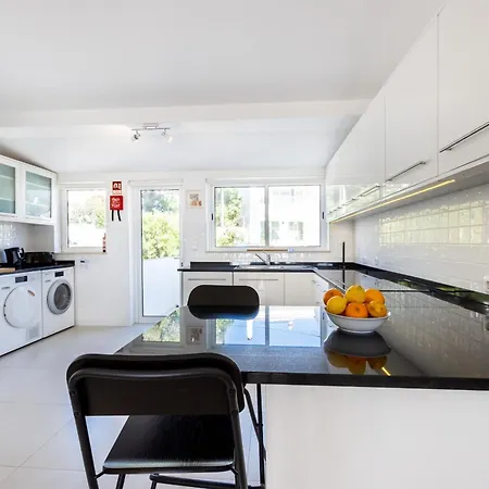 Coolhouses Algarve Luz, 3 Bed Townhouse, Lovely Sea Views, Village Centre, Casa Limoeiro 54lbc